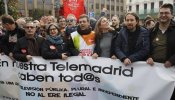 Un centenar de extrabajadores de Telemadrid piden "medidas" a la nueva dirección