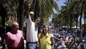 Badalona retira "por las víctimas del Tarajal" una placa que Albiol dedicó a Jorge Fernández Díaz