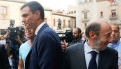 Pedro Sánchez contraprograma en Sevilla los actos de Díaz con Rubalcaba y Valenciano