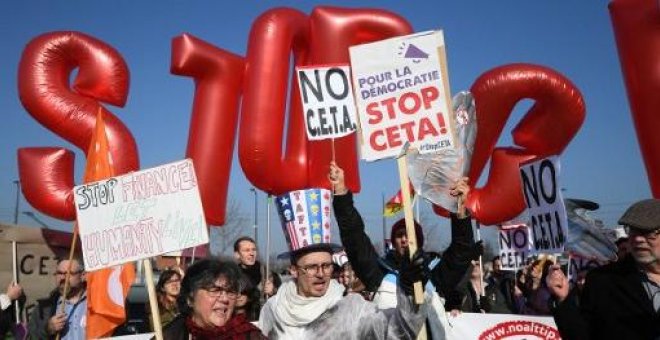 Unidos Podemos fuerza al Gobierno a hablar sobre el CETA