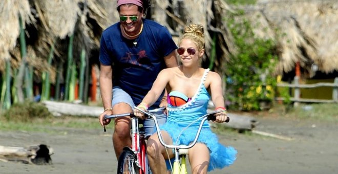 Un juzgado admite una demanda por plagio contra Shakira y Carlos Vives por 'La Bicicleta'