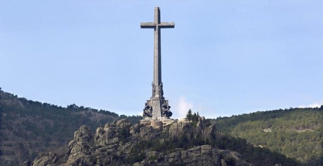 La ausencia de ERC, PNV y PDeCAT impide que las Cortes reclamen la liquidación de la Fundación del Valle de los Caídos