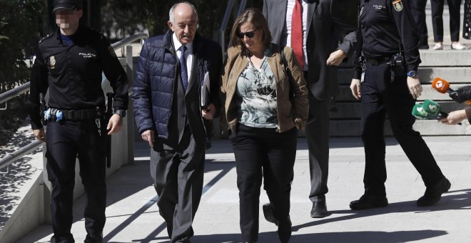 La Audiencia Nacional libra del banquillo a Fernández Ordóñez y a los responsables de la CNMV por el 'caso Bankia'