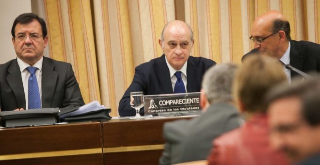 Las nuevas comparecencias en la comisión de Fernández Díaz se retrasan hasta después del Congreso del PSOE