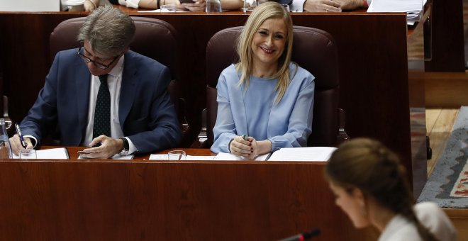 El PP intenta denigrar a la candidata a sustituir a Cifuentes: "Ha venido a hacer su puesta de largo"