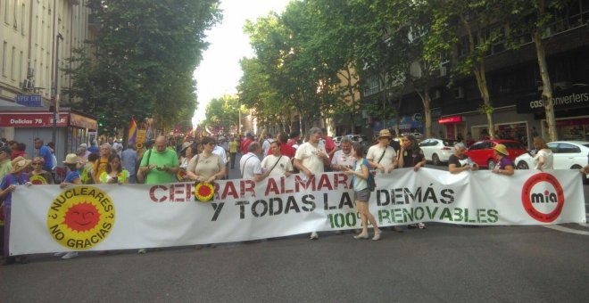 Más de medio millar de personas se manifiestan en Madrid contra las nucleares
