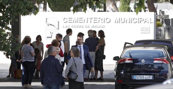 Centenares de familiares y amigos despiden a Ignacio Echeverría en Las Rozas