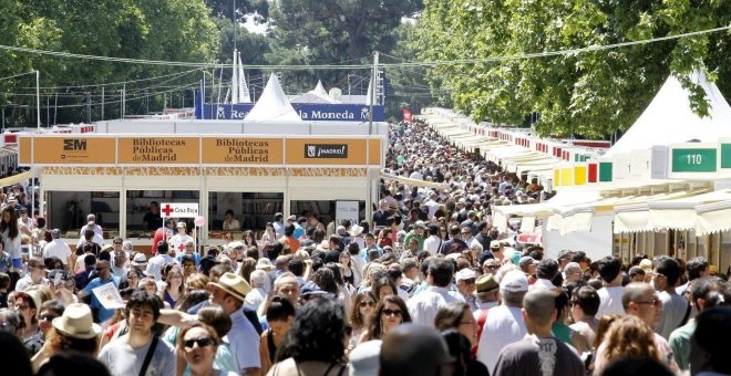 La Feria del Libro acoge más mujeres que hombres y aumenta un 8% las ventas