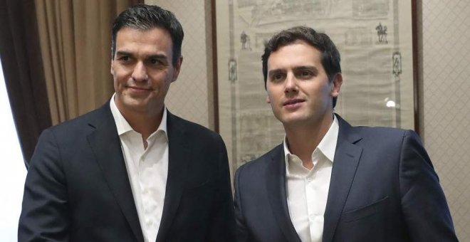 Rivera, satisfecho por arrancar a Sánchez un compromiso para acabar con los aforamientos