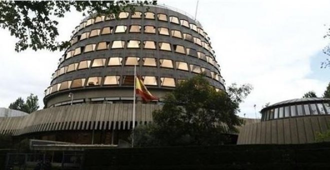 El Constitucional suspende cautelarmente la reforma exprés del Parlament de Catalunya