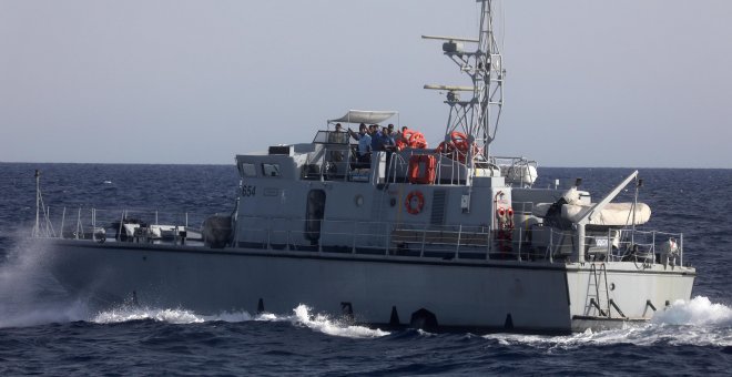 Italia ofrece a los guardacostas libios más barcos para frenar a los migrantes