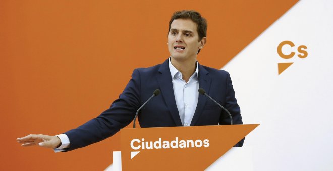 Rivera afirma que su propuesta para limitar mandatos afecta a Rajoy si agota la legislatura