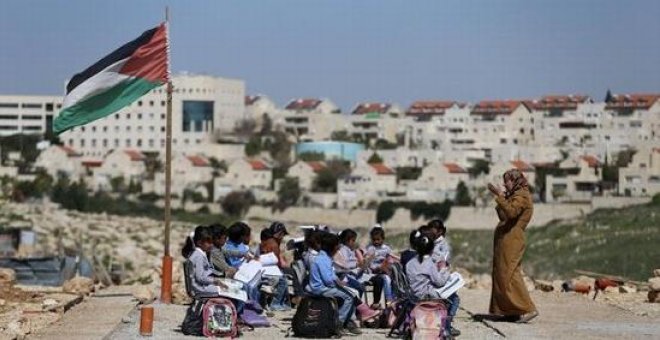 Así sufren los niños palestinos cuando Israel derriba sus colegios y sus casas