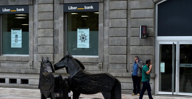 Liberbank reduce su beneficio en el primer trimestre mientras evita comentar sobre su fusión con Unicaja
