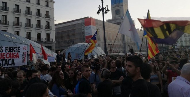 Miles de personas salen a la calle contra la actuación del Gobierno en Catalunya