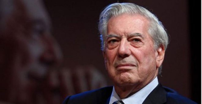 Vargas Llosa, en observación tras una caída que le ha provocado un hematoma