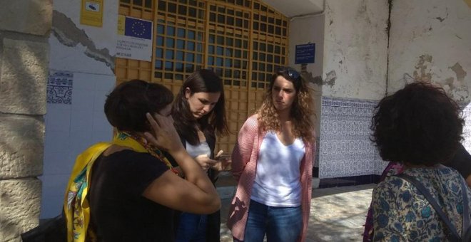 La Policía impide que dos diputadas de Podemos visiten el CIE de Algeciras