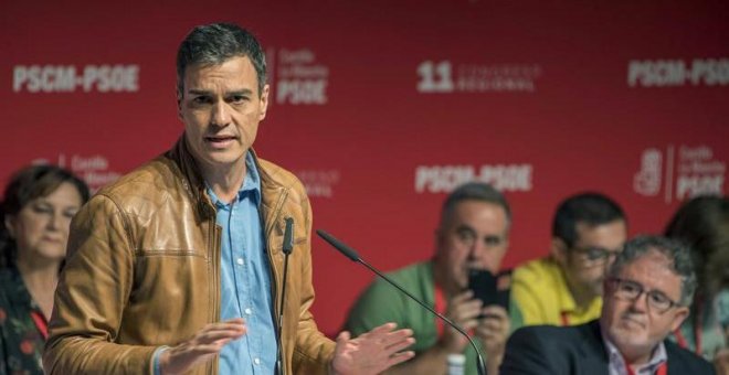 Sánchez justifica su apoyo al 155 en una carta de cuatro folios a su militancia