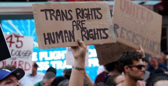 Un juez bloquea el veto de Trump a las personas transgénero en el Ejército