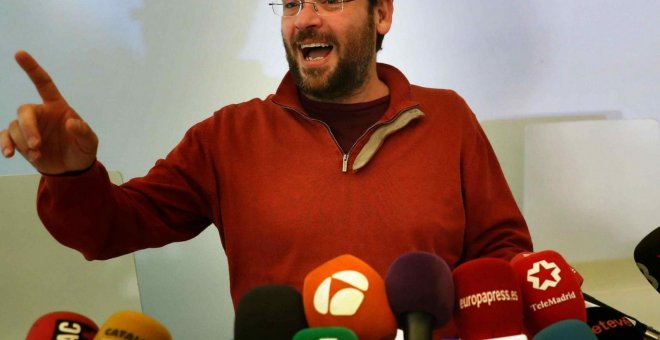 Albano Dante Fachin cede a la presión de la dirección de Podemos y dimite como líder de Podem