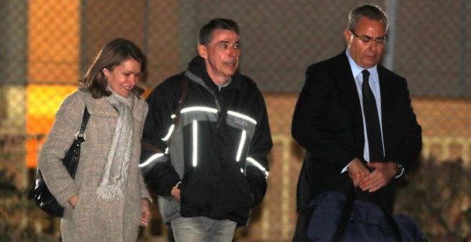 El juez deja libre a Ignacio González tras pagar su fianza de 400.000 euros