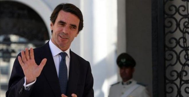 Aznar dice que dos mandatos de Rajoy "son suficientes"