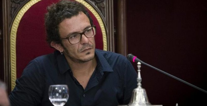 Kichi, a Monedero: "Difícilmente nos van a perdonar que nos equivoquemos de bando"