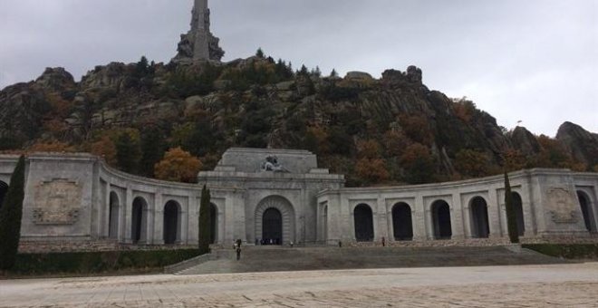 Una docena de familiares de víctimas del franquismo denuncian al prior del Valle de los Caídos por no permitir exhumaciones
