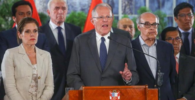 El Congreso de Perú aprueba someter a Kuczynski a una moción de censura por un caso de corrupción