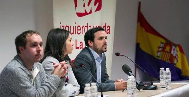 Garzón acusa a Rajoy de "invitar" a los ciudadanos a que "participen en el timo" de los planes de pensiones