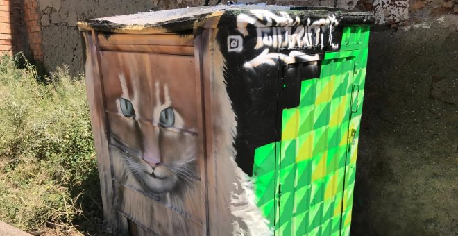 Arte y reciclaje para cuidar a los gatos en el espacio urbano