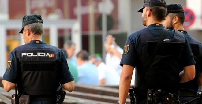 Dos detenidos por obtener 20.000 euros de un joven y extorsionarlo con difundir fotos íntimas en Mallorca