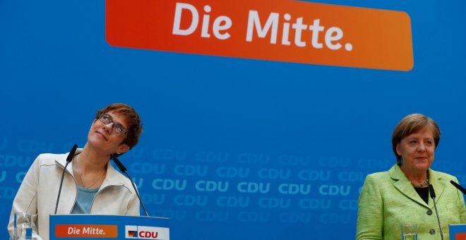 'Mini-Merkel', la delfín de la canciller, contraria al matrimonio gay y a favor de cuotas para mujeres