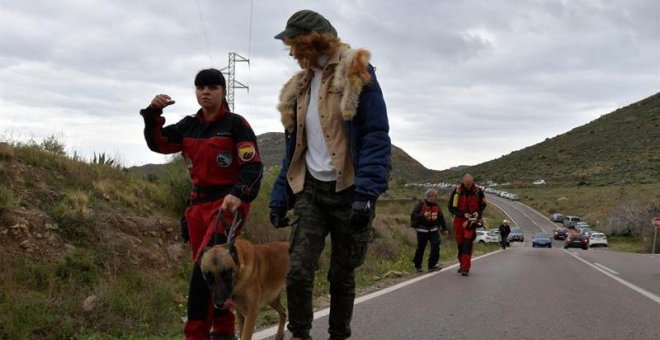 El temporal complica la búsqueda del niño de ocho años desaparecido en Almería