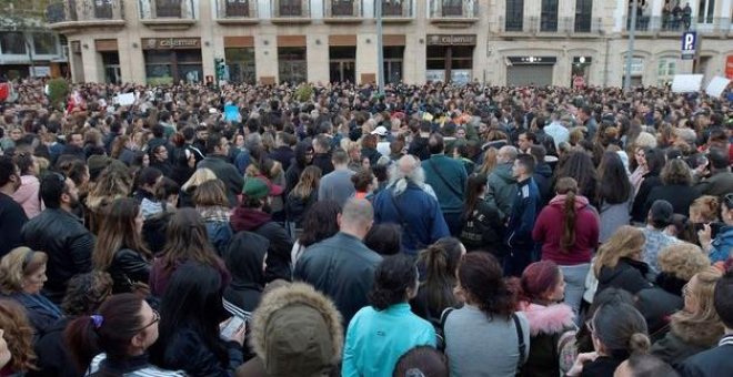 Jornada de duelo y concentraciones en Almería por la muerte de Gabriel Cruz