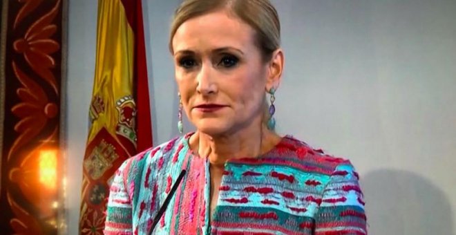 La oposición exige la dimisión de Cristina Cifuentes: "Huele a mafia nauseabunda"