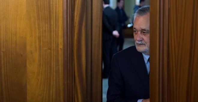 El fiscal alega que Griñán "pudo y debió" parar las ayudas de los ERE