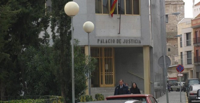 Piden 14 años para seis acusados de prostituir a una menor discapacitada en Ciudad Real, incluida su madre