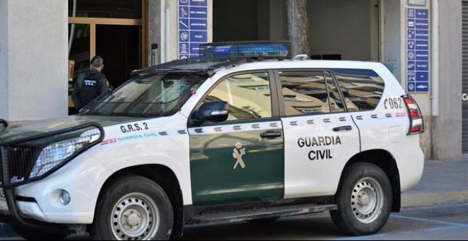 Hallados dos cadáveres con aparentes signos de violencia en un coche en Córdoba