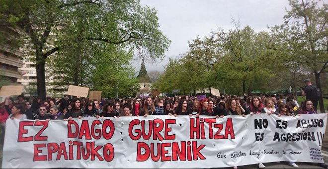 El movimiento feminista inunda Pamplona: “Esta no es nuestra justicia ni nuestra paz"