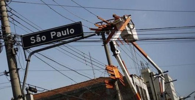 El regulador brasileño aplaza la puja por Eletropaulo hasta el 4 de junio y abre la puerta a nuevos competidores