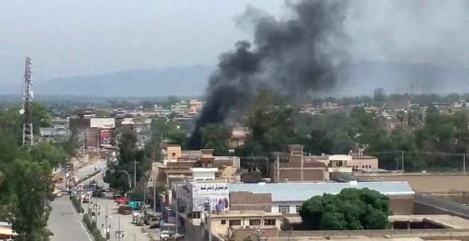 Al menos cuatro muertos en un atentado contra un edificio del Gobierno afgano