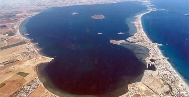 Claves científicas para salvar el Mar Menor, tras la "barbaridad" propuesta por Vox