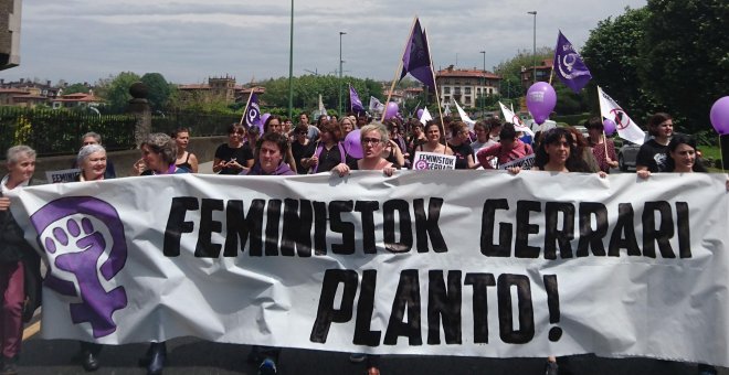 Movilización feminista contra la industria militar vasca: "La guerra empieza aquí"