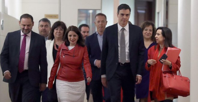 Sánchez habla con casi todos los grupos en los primeros contactos del PSOE sobre la moción