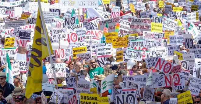 50.000 personas de toda Andalucía claman en Sevilla por "una sanidad digna"