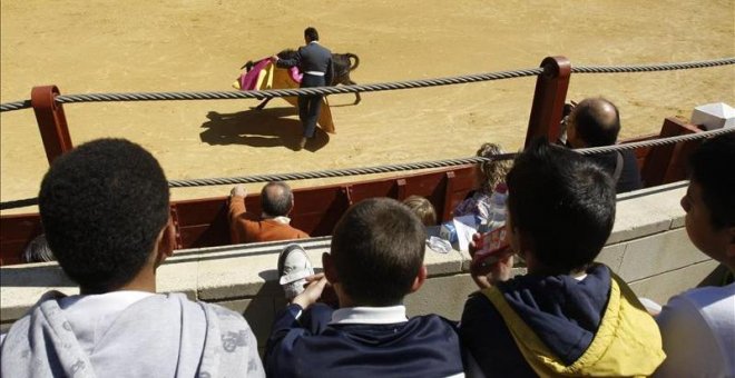 ¿Quién vela por los menores expuestos a la violencia de la tauromaquia?