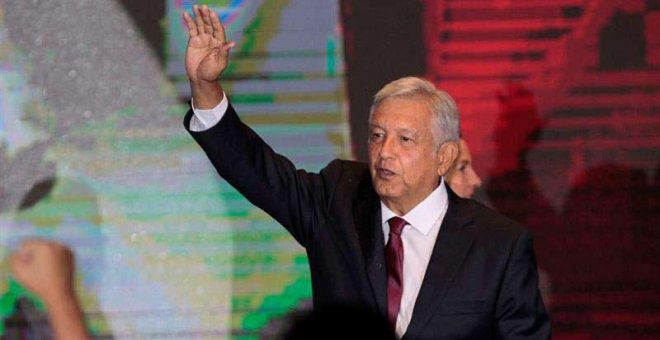López Obrador logra un triunfo histórico y completa el giro de México hacia la izquierda