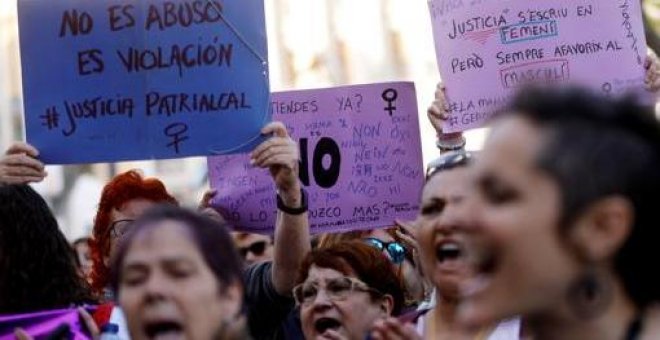 El consentimiento en el centro: la ley de Podemos que elimina la diferencia entre abuso y agresión sexual