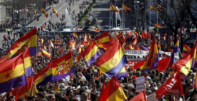 Un 54% de la población está a favor de un referéndum para decidir entre Monarquía o República, según una encuesta de Podemos